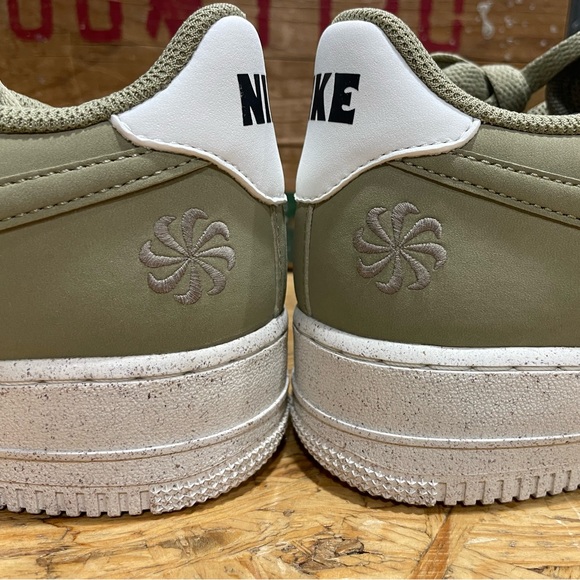 New in box Nike Air Force 1 ‘07 LV8. Style# FJ1954 200. - Picture 5 of 7